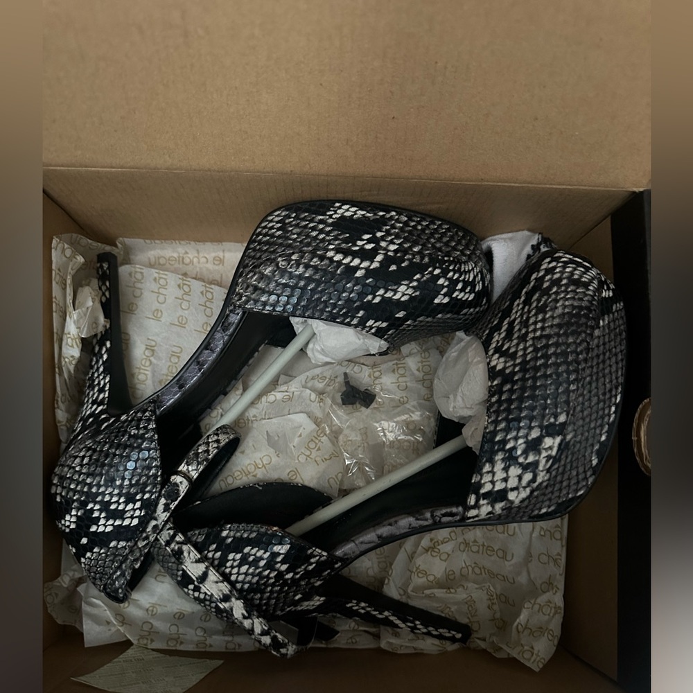 Le Chateau Black and Gray Heels